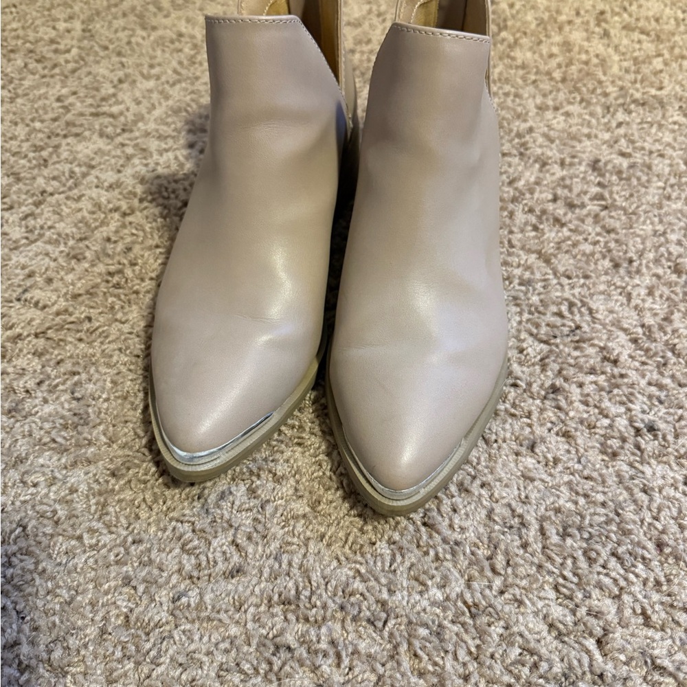 Dolce Vita Tan Ankle Boots - Picture 2 of 3